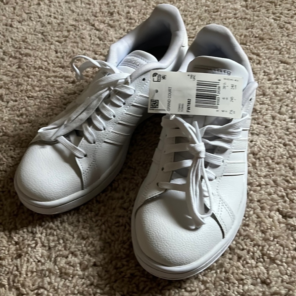 Adidas Grand Court Woman’s Tennis shoe size 7.5 M